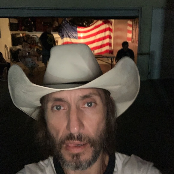 Meet your Posher, Antonio - Picture 1 of 1